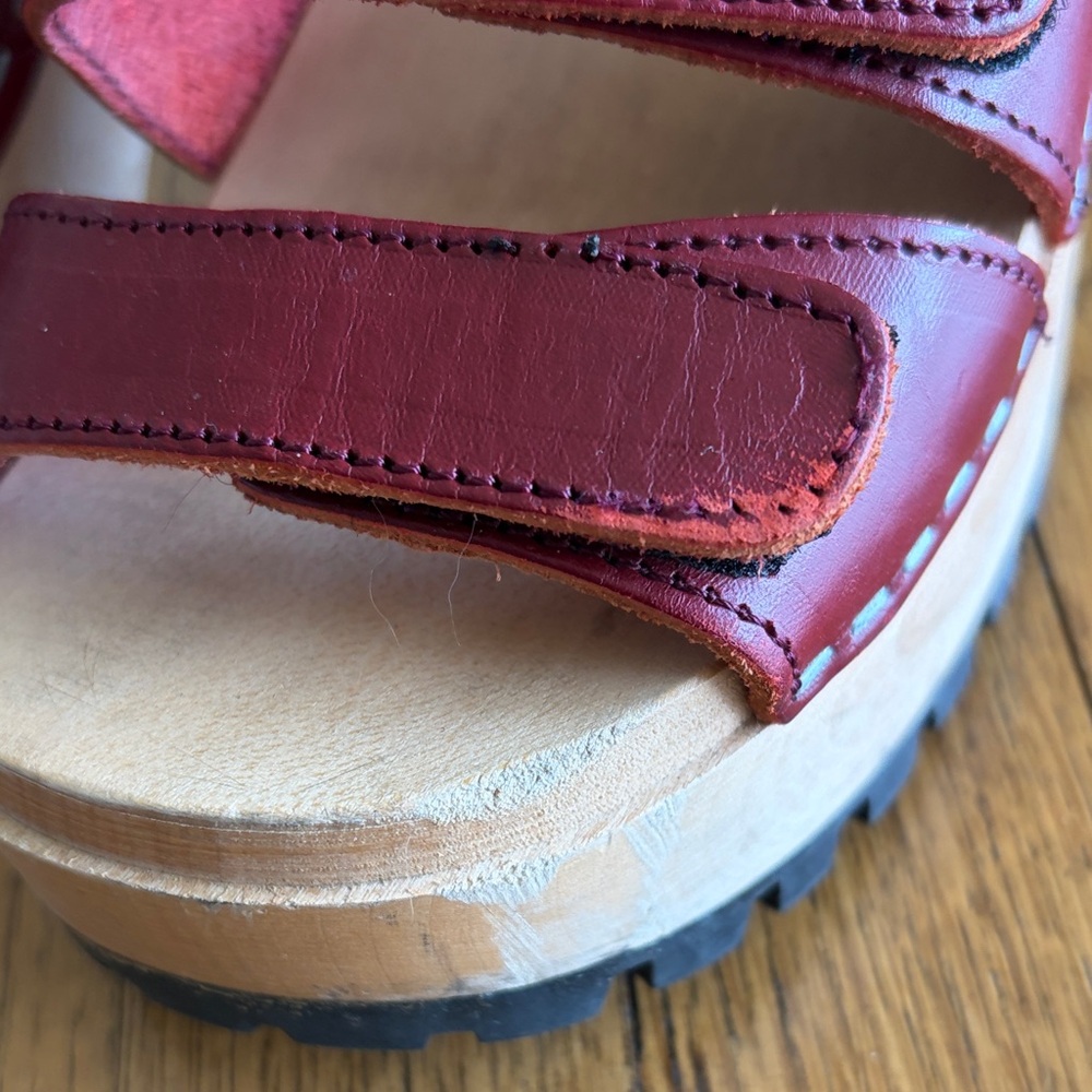 Swedish Hasbeens Burgundy/Red Leather Velcra Clogs Sandals - Picture 2 of 9